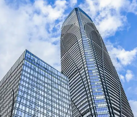 建筑墙体平模与圆柱定型钢模的选型对比及工程应用场景分析